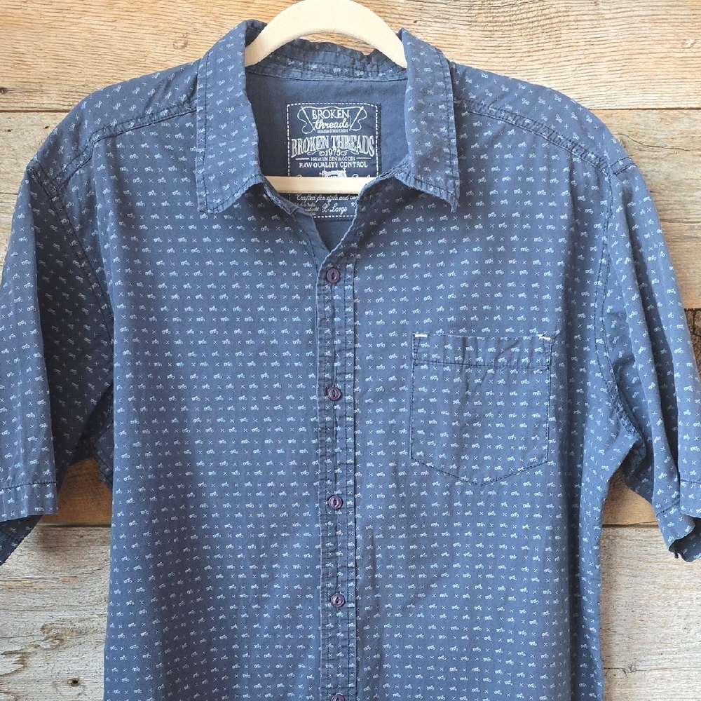 Broken Threads Men's Navy Casual Button Down Shirt Size XL / Motorcycle Pattern
